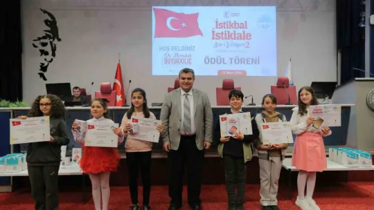 Büyükşehir'in İstiklal Marşı Okuma Yarışması ödül töreni gerçekleştirildi