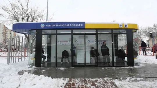Büyükşehir'in son teknolojik durakları memnuniyetle karşılandı