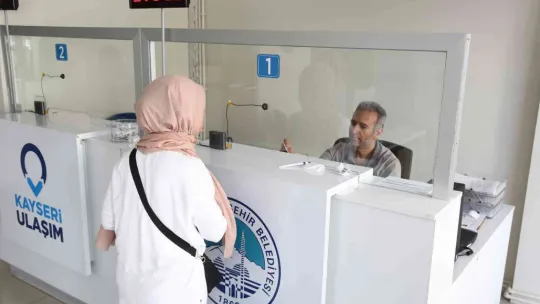 Büyükşehir indirim yaptı, öğrenciler yoğun ilgi gösterdi