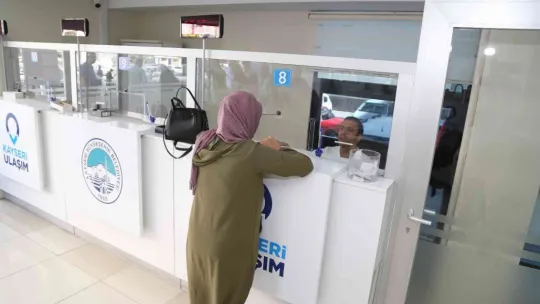 Büyükşehir indirim yaptı, öğrenciler yoğun ilgi gösterdi