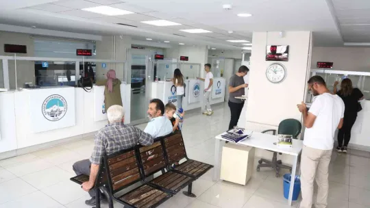 Büyükşehir indirim yaptı, öğrenciler yoğun ilgi gösterdi