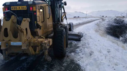 Kardan kapanan 256 kilometrelik yol ulaşıma açıldı