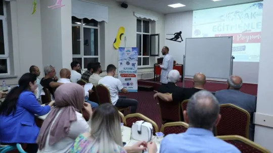 Kayak Eğitmenleri Eğitiliyor