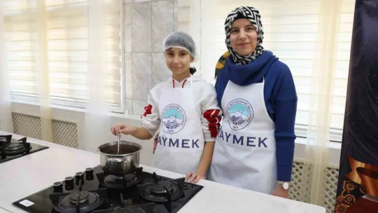 KAYMEK'ten 'Anne-Çocuk Mozaik Pasta Yapımı' etkinliği