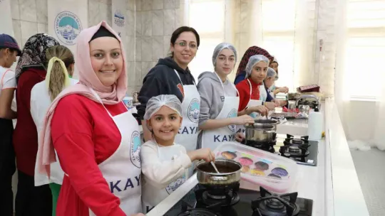 KAYMEK'ten 'Anne-Çocuk Mozaik Pasta Yapımı' etkinliği