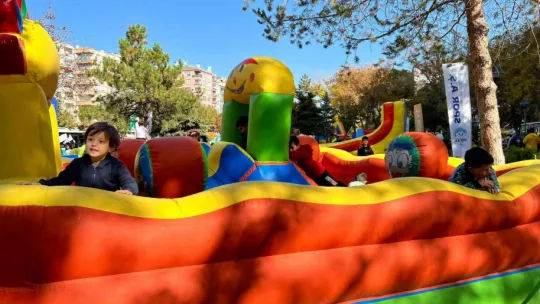 Büyükşehir, lösemili çocuklara moral ve sevgi dağıttı
