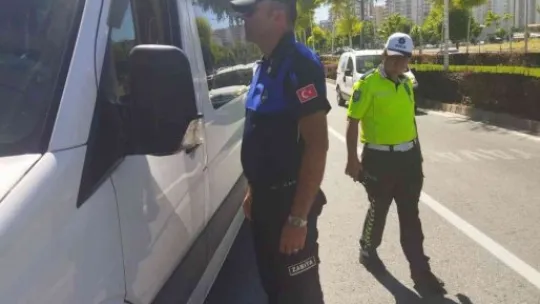 Büyükşehir zabıtasından şehir içi toplu taşım araçlarına denetim