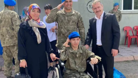 Özel öğrenciler teskerelerini aldı