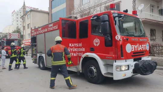 Çamaşır makinesinden çıkan yangın, ekipler tarafından söndürüldü