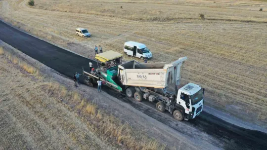 Çevril - Taşhan Arasındaki Yolda Asfalt Çalışması Başladı