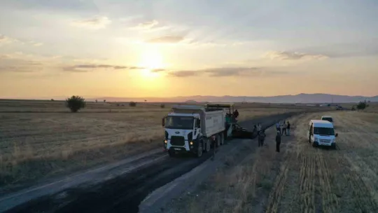 Çevril - Taşhan Arasındaki Yolda Asfalt Çalışması Başladı