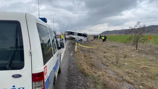 Cezaevi nakil aracı devrildi: 1'i ağır 11 yaralı