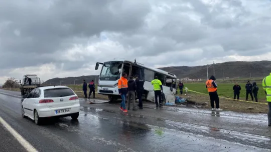 Cezaevi nakil aracı devrildi: 1'i ağır 11 yaralı