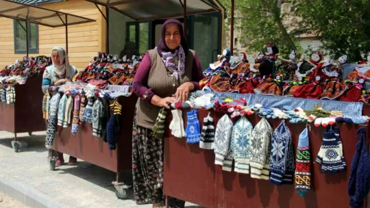 Coğrafi işaretli Soğanlı bebekleri dünyaya açılıyor