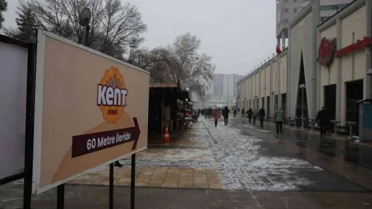 Cumhuriyet Meydanı'ndaki kent ekmek büfe sayısı ikiye çıkarıldı