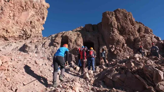 Dağcılar Erciyes'in Zirvesinde Buluşacak