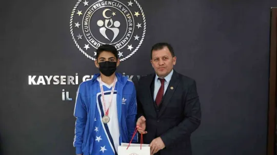 Dart sporcuları Türkiye 2.'si oldu