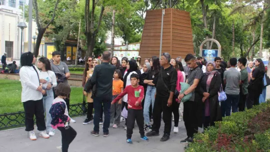 Depremzede öğrenciler Kayseri'yi gezdi