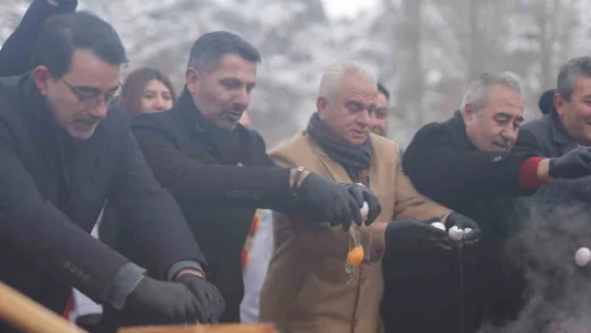 Dev tavada 3 bin 500 adet yumurta ve 500 kilo sucuk pişirildi