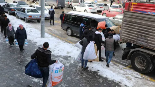 Develi'den depremzedeler için 4 yardım kafilesi daha yola çıktı