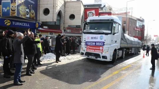 Develi'den depremzedeler için 4 yardım kafilesi daha yola çıktı