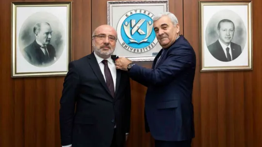 Diaspora Bakan Yardımcısı'ndan Rektör Karamustafa'ya ziyaret