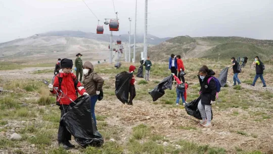 Doğaseverler Erciyes'te çevre temizliği yapacak