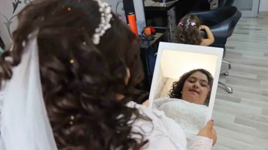 Down sendromlu Büşra'nın gelinlik hayali gerçek oldu