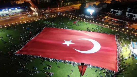 Dünyanın en büyük Türk Bayrağı 15 Temmuz'da yeniden açıldı