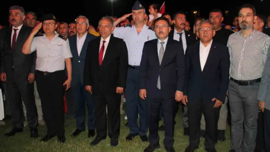 Dünyanın en büyük Türk bayrağı Kayseri'de açıldı