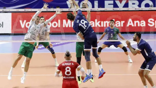 Efeler Ligi: Bursa Büyükşehir Belediyespor: 3- Develi Belediyespor: 2