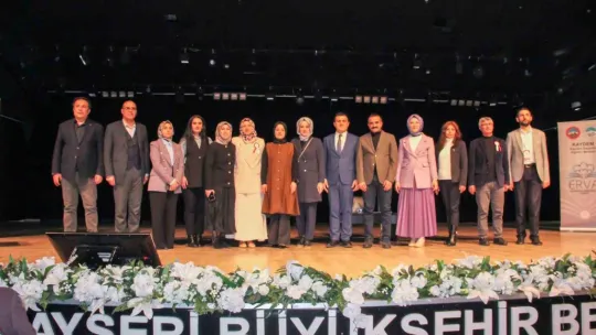 Eğitimci Merve Gülcemal, ERVA'da 'Edeb'i anlattı