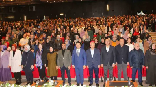 Eğitimci Merve Gülcemal, ERVA'da 'Edeb'i anlattı