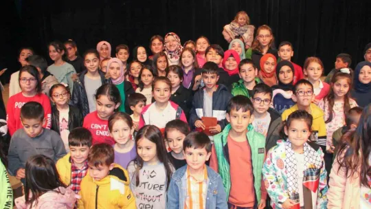 Eğitimci Merve Gülcemal, ERVA'da 'Edeb'i anlattı