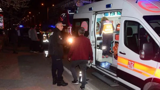 Ehliyetsiz sürücünün kullandığı araç müstakil evin bahçesine uçtu: 6 yaralı