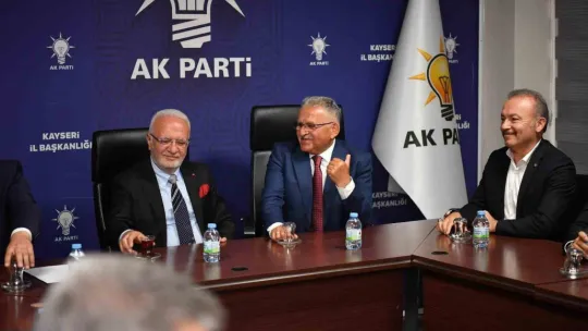 Elitaş, Ak Parti yönetim kurulu toplantısına başkanlık etti