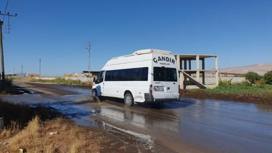 Enerji tesisinin gübre silosu patladı, tarlaları gübre bastı