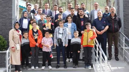 Engelsiz Yaşam Merkezi öğrencileri şehit polisleri unutmadı