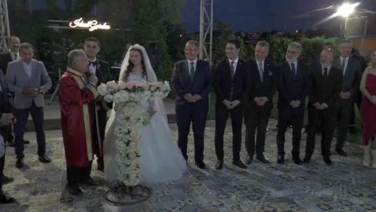 Ensari ailesinin mutlu günü