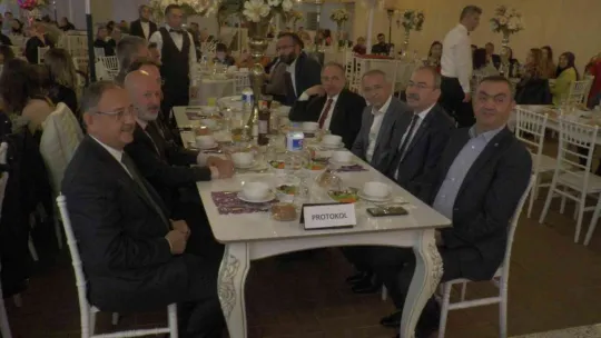 Ensari ailesinin mutlu günü