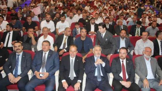 Erbakan: 'CHP'li belediyeler yüzünden 'büyükşehir' denilince akla üç şey gelmeye başladı: çöp, çamur, çukur'