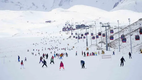 Erciyes'e sömestirde turist akını