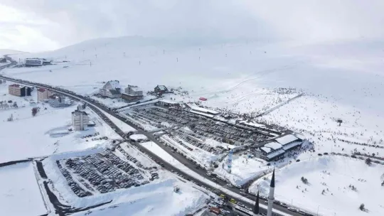 Erciyes'e ziyaretçi akını, hafta sonunda 85 bin kişi ziyaret etti