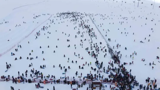 Erciyes'e ziyaretçi akını, hafta sonunda 85 bin kişi ziyaret etti