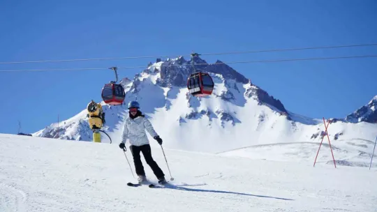 Erciyes hafta sonu 125 bin turist ağırladı
