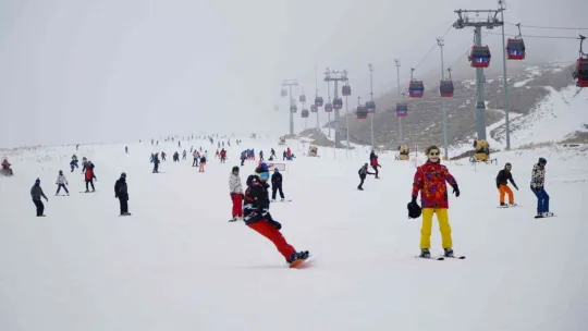Erciyes hafta sonu 70 bin misafir ağırladı