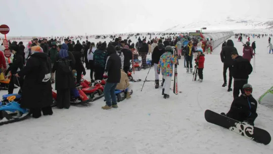 Erciyes hafta sonu turist akınına uğradı
