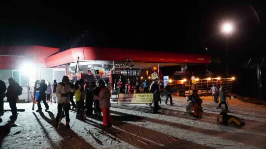 Erciyes'te 2024 meşaleler ile karşılandı