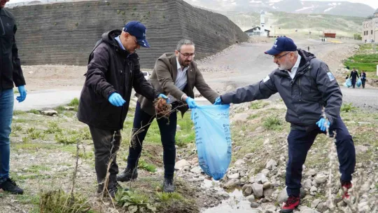 Erciyes'te 5 Ton Çöp Toplandı