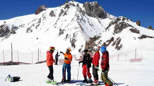 Erciyes'te baharda kayak keyfi